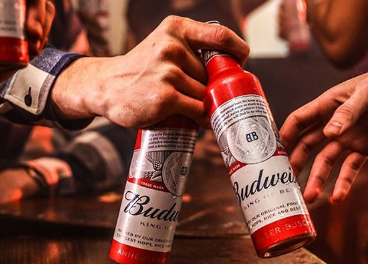 AB InBev factura un 7,7% más