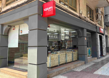 Sqrups reabre seis tiendas compradas a Domti