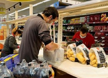 Trabajadores de la tienda online de DIA