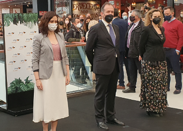 Isabel Díaz Ayuso, José Urrutia y Marta Cladera