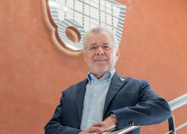 José Canet, Family Cash y las personas”