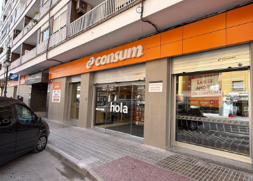 Consum inaugura dos supermercados