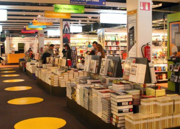 Interior de una tienda de Fnac