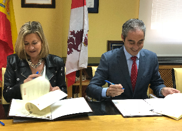 Pilar del Olmo, junto a Carlos García (GM Food)
