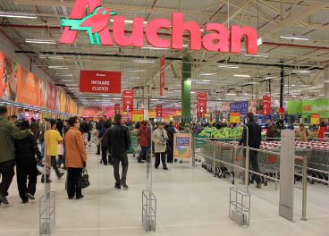 Entrada a hipermercado Auchan