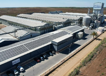 Huevos Guillén instala una planta fotovoltaica
