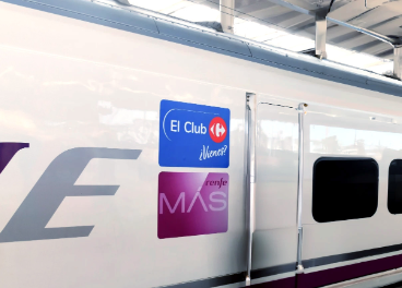 Carrefour firma un acuerdo pionero con Renfe 