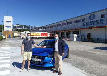 Entrega de coche eléctrico en Gadisa
