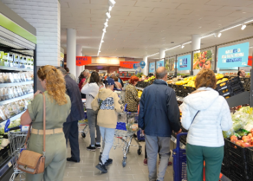 Interior de Aldi Pontevdra