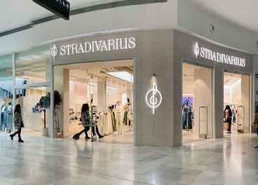 Exterior de Stradivarius en El Faro