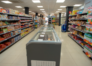 Interior de supermercado Suma