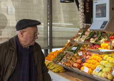 Hombre en un mercado