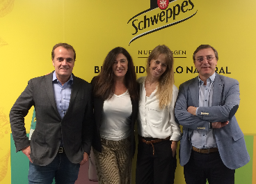 Directivos de Schweppes Suntory España