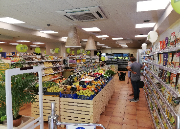 Interior de un supermercado ecológico