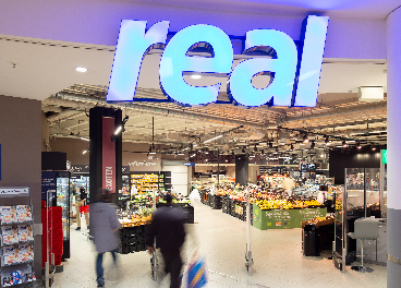 Entrada a un hipermercado de Real