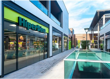 Fachada de HiperDino en el Open Mall