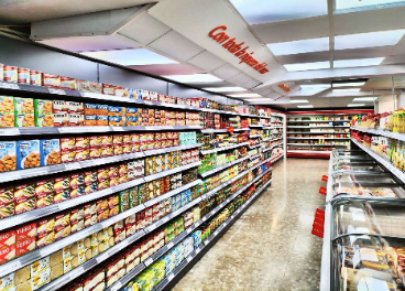 Interior de supermercado Suma