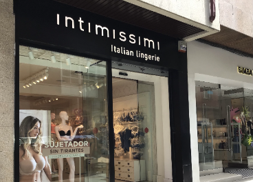 Exterior de una tienda Intimissimi