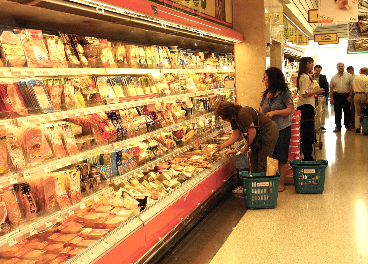 Clientes en supermercado