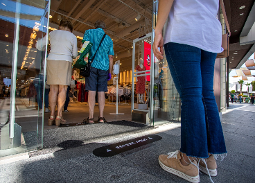 Entrada a un centro comercial de Carmila