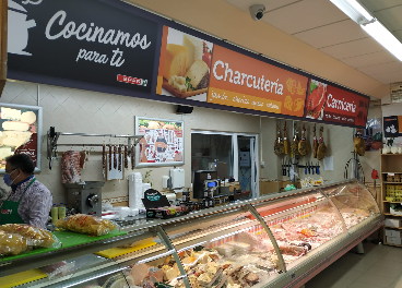 Mostrador de nuevo Spar en Almería