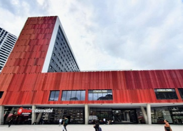 Amenabar relanza el centro comercial Geuria