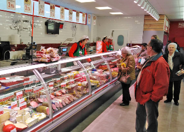 Interior del nuevo Spar de Binéfar