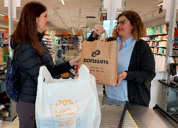 Nueva bolsa de plástico reciclado de Consum