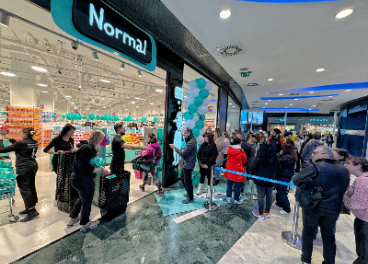 Normal y Action inauguran tiendas