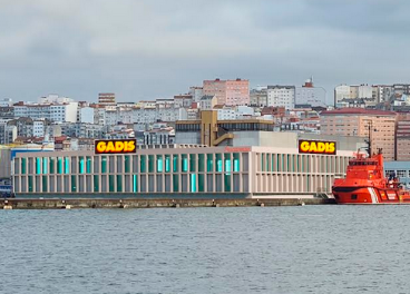 Nave de Gadisa en puerto de La Coruña