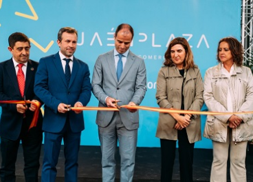 Jaén Plaza abre su galería comercial