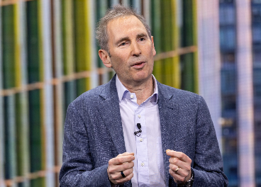 Jassy: “Los aranceles se filtran en el precio”