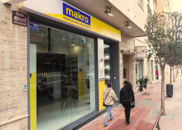 Fachada de la tienda de Makro Almería