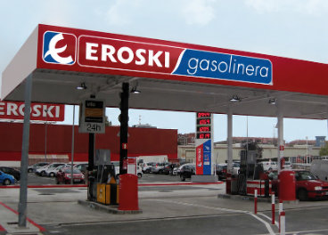 Eroski vende sus gasolineras a Petroprix