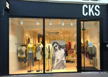 La marca de moda CKS se en España