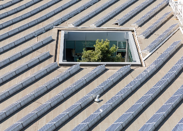 Paneles solares en la sede de Sonae