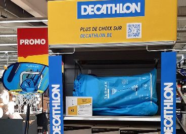 Córner de Decathlon en Carrefour