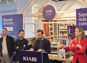 José Luis Carceller (Kiabi) y alcaldesa Alcorcón