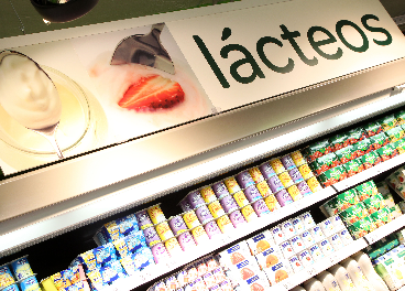 Interior de un Carrefour Express