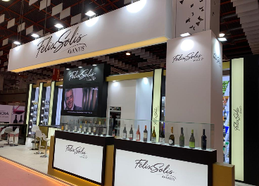 Félix Solís promociona sus vinos ecológicos