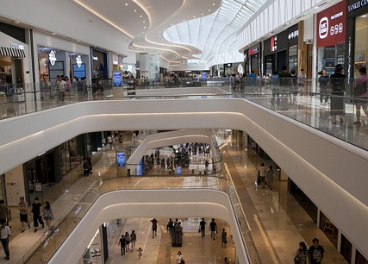 ¿Ocaso de los centros comerciales franceses?