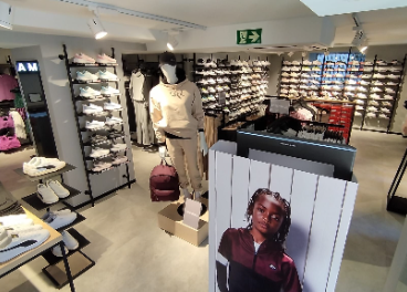 Décimas y Normal inauguran tiendas