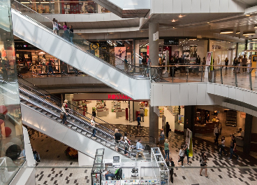 Interior de un centro comercial