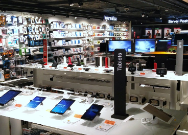 Interior de una tienda Fnac Darty