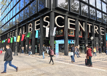 Entrada a Pedralbes Centre en Diagonal