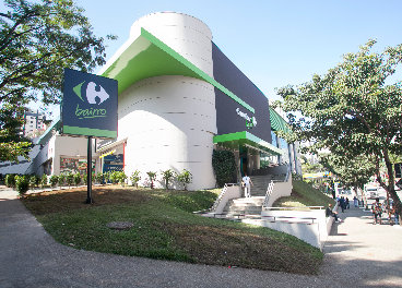 Carrefour vende 21 tiendas a Grupo Pereira