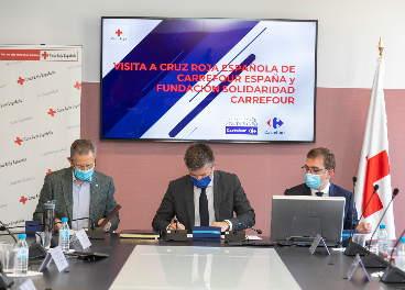 Carrefour estrecha lazos con Cruz Roja