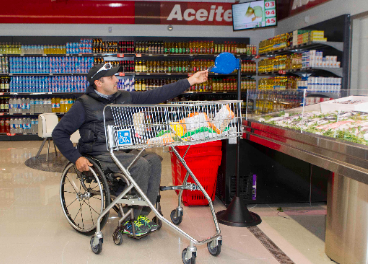 Interior de un supermercado Covirán