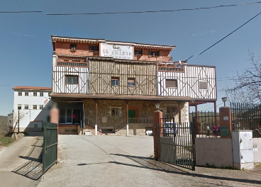 Se subasta por 1€ la fábrica de Jamones El Charro
