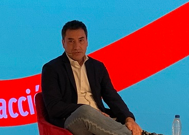 Carlos Martín, Coca-Cola y la acción